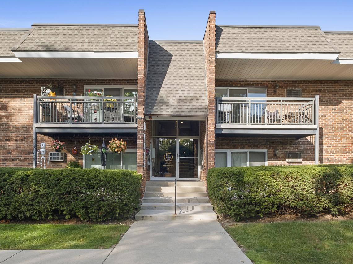 4043 Saratoga Ave. #D221, Downers Grove, IL 60515