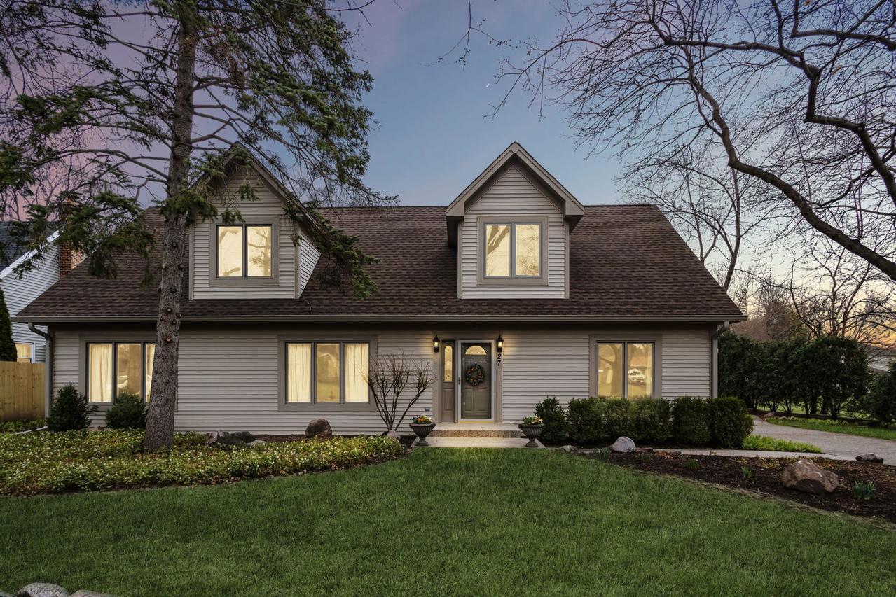 27 S Leonard Rd., Palatine, IL 60074