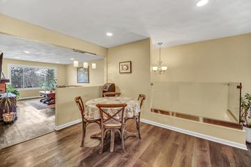 763 Whalom Ln. #2A1, Schaumburg, IL 60173