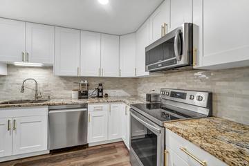 763 Whalom Ln. #2A1, Schaumburg, IL 60173