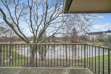 763 Whalom Ln. #2A1, Schaumburg, IL 60173
