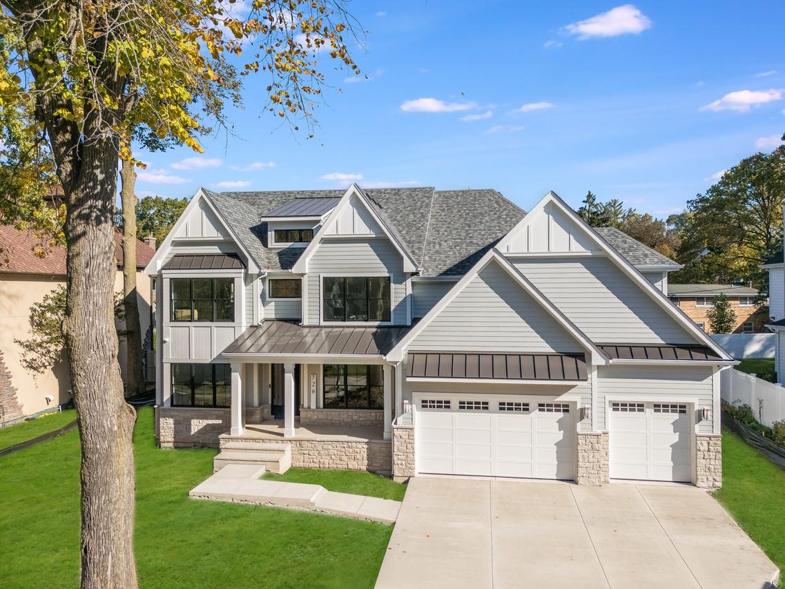 726 Willow Rd., Naperville, IL 60540