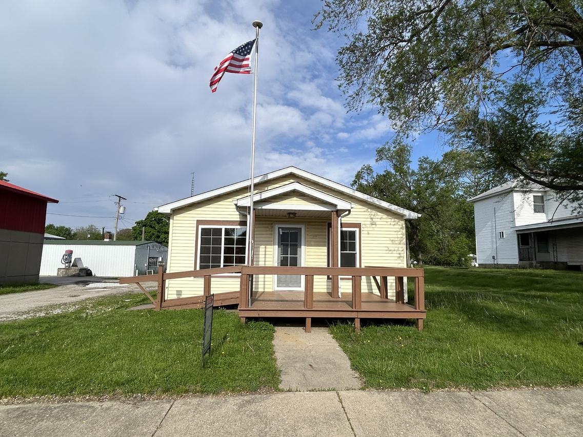 117 N Vermilion St., Potomac, IL 61865