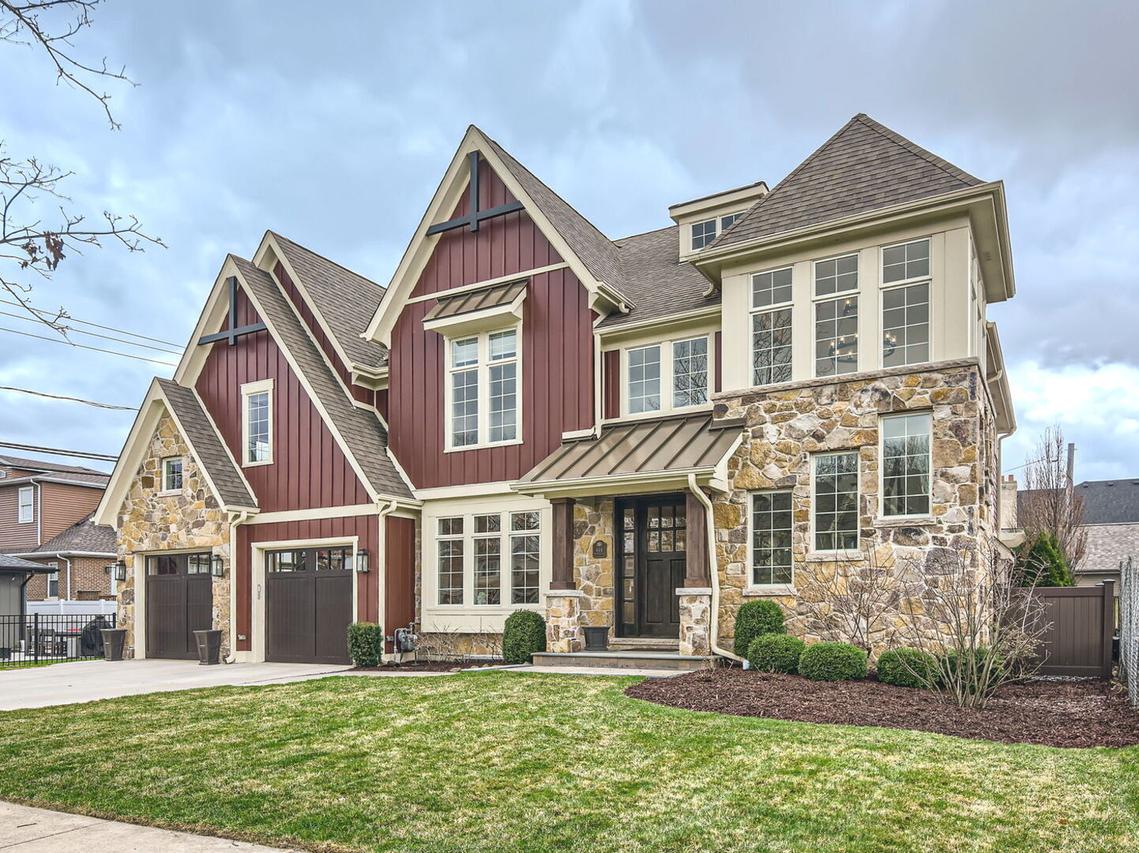 444 W Montrose Ave., Elmhurst, IL 60126