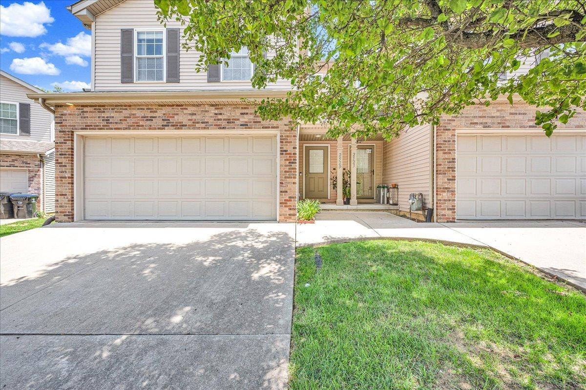 2525 Fox Trot Tr., Bloomington, IL 61705