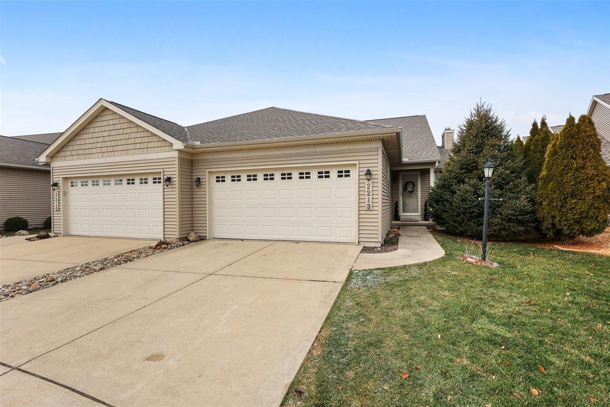 2213 S Stonebrooke Ct., Urbana, IL 61802