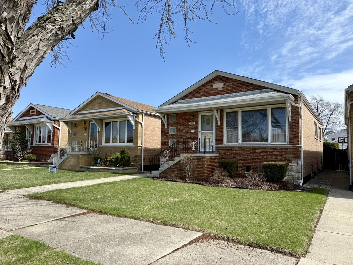 5823 S Melvina Ave., Chicago, IL 60638