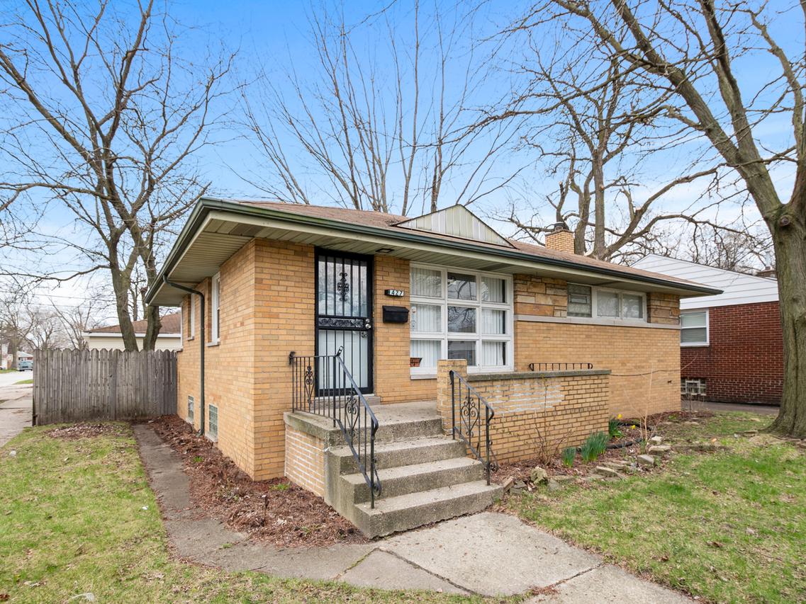 427 Clyde Ave., Calumet City, IL 60409