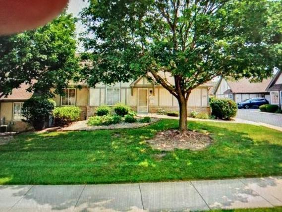 1700 Willow Circle Dr., Crest Hill, IL 60403