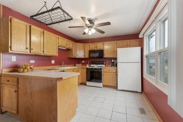 218 Gettysburg Dr., Bolingbrook, IL 60440