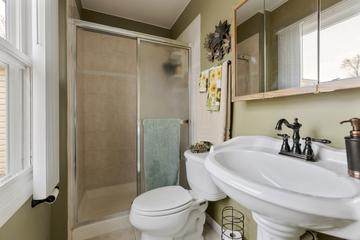 218 Gettysburg Dr., Bolingbrook, IL 60440
