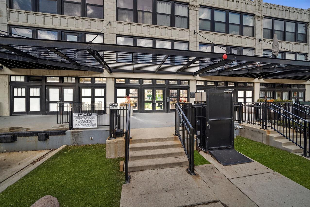 1070 W 15th St. #109, Chicago, IL 60608