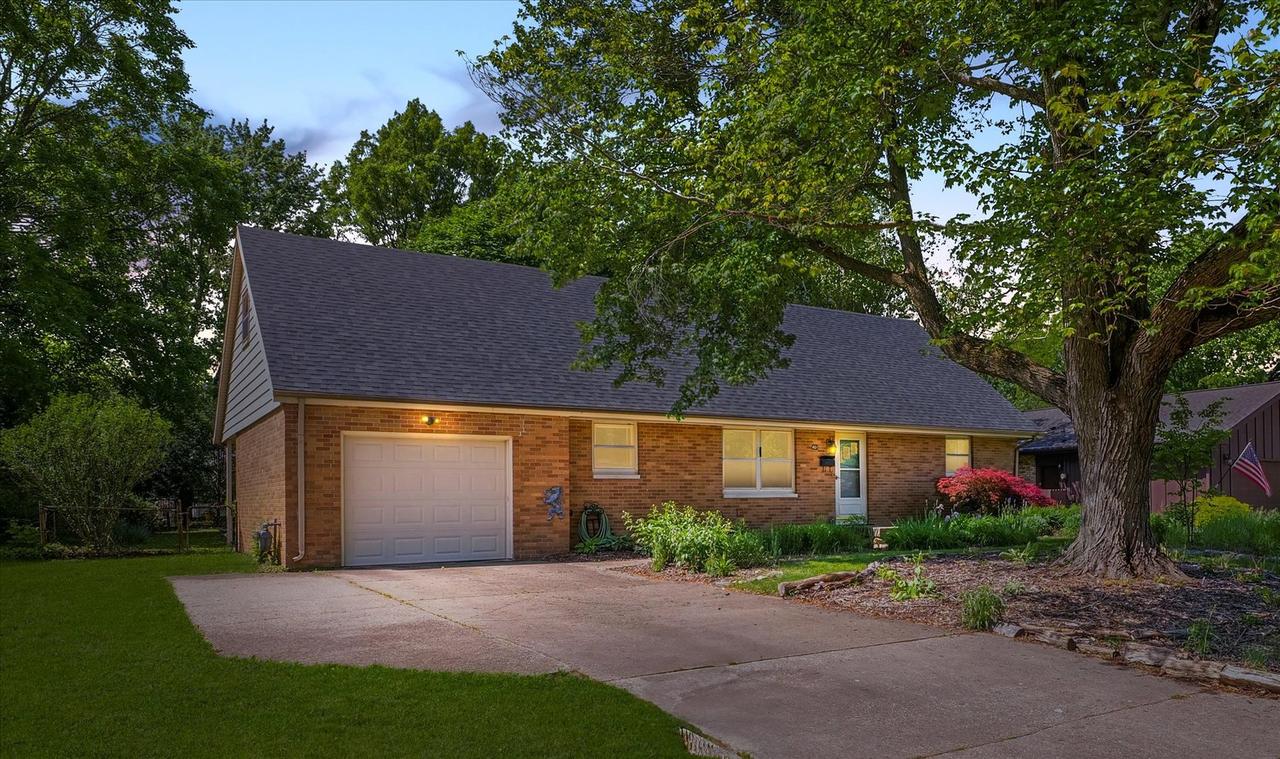 401 W Evergreen Ct., Urbana, IL 61801