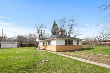 32 E Center St., Glenwood, IL 60425