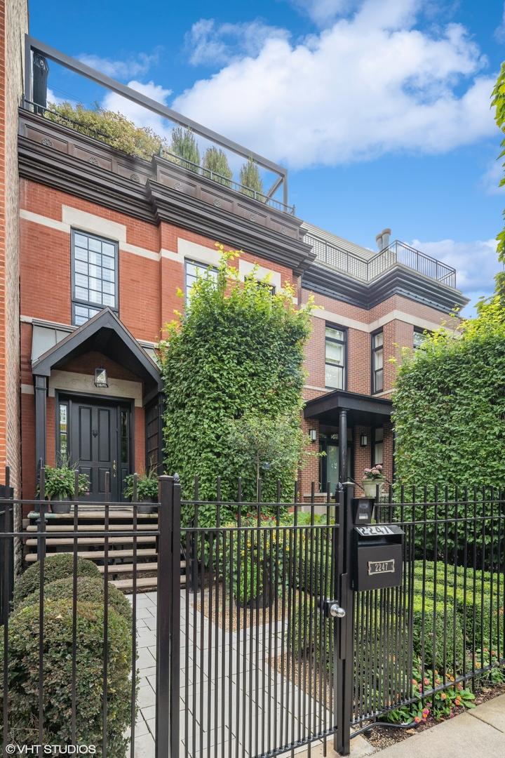 2247 N Clifton Ave., Chicago, IL 60614