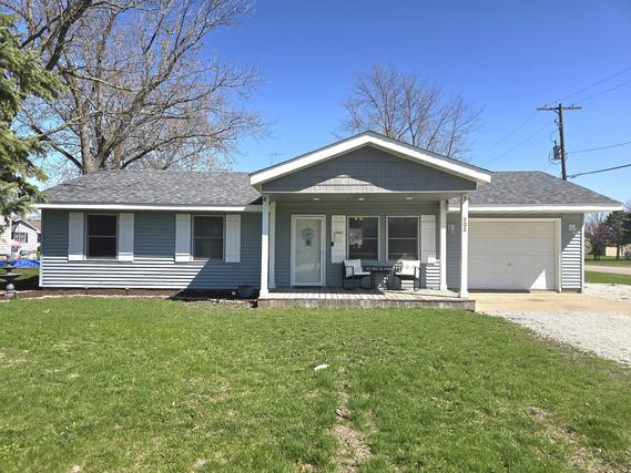 202 N Sixth St., Ashkum, IL 60911