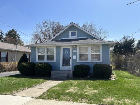 787 Parkway Ave., Elgin, IL 60120