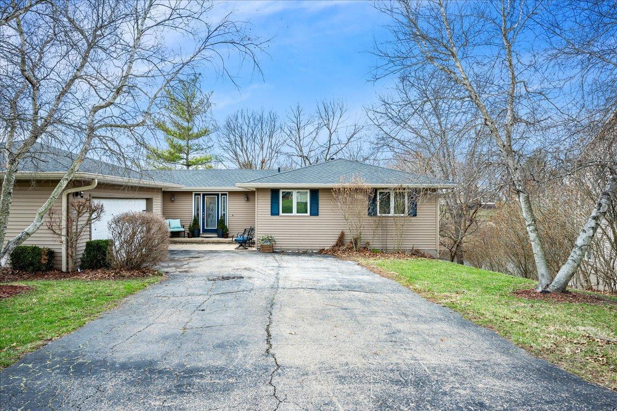 4035 S Dunbar Point, Mapleton, IL 61547