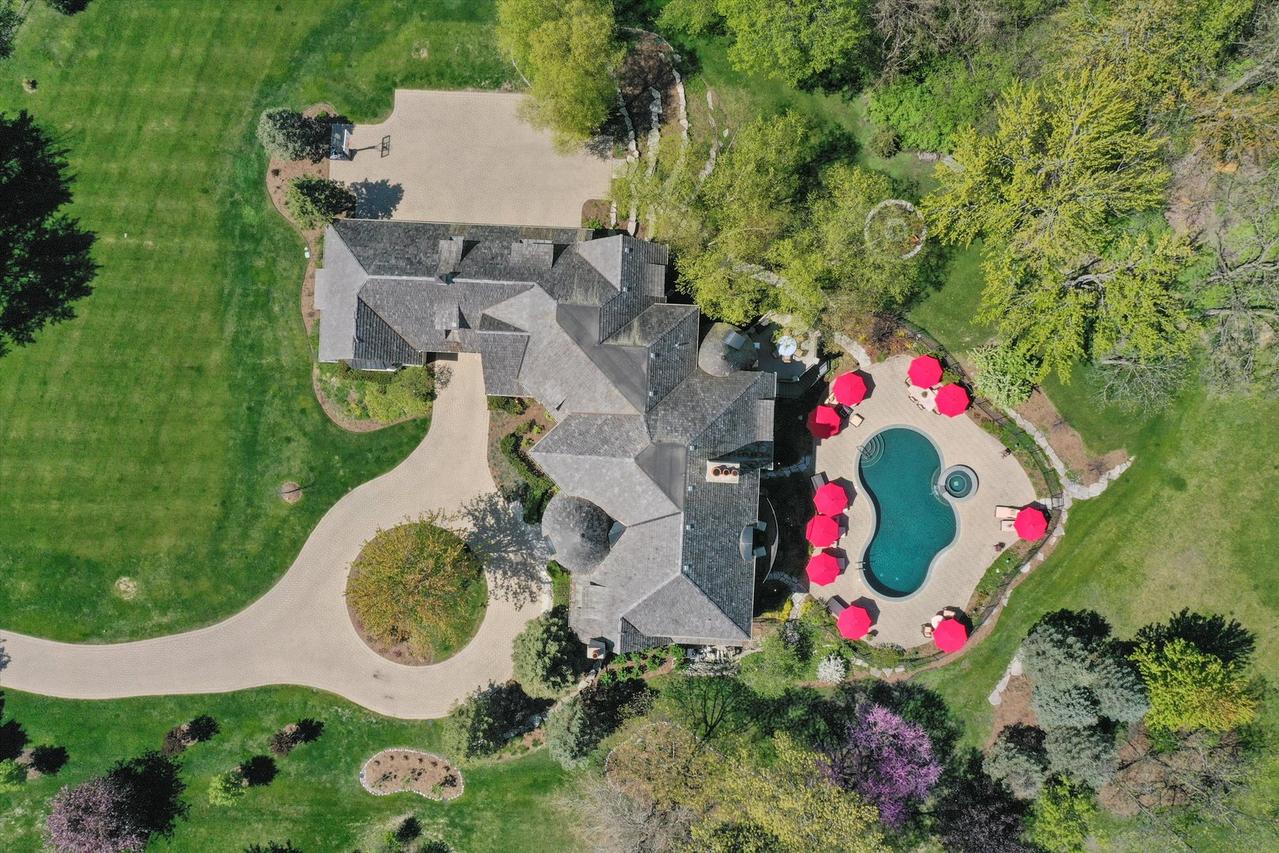 96 S Wynstone Dr., North Barrington, IL 60010