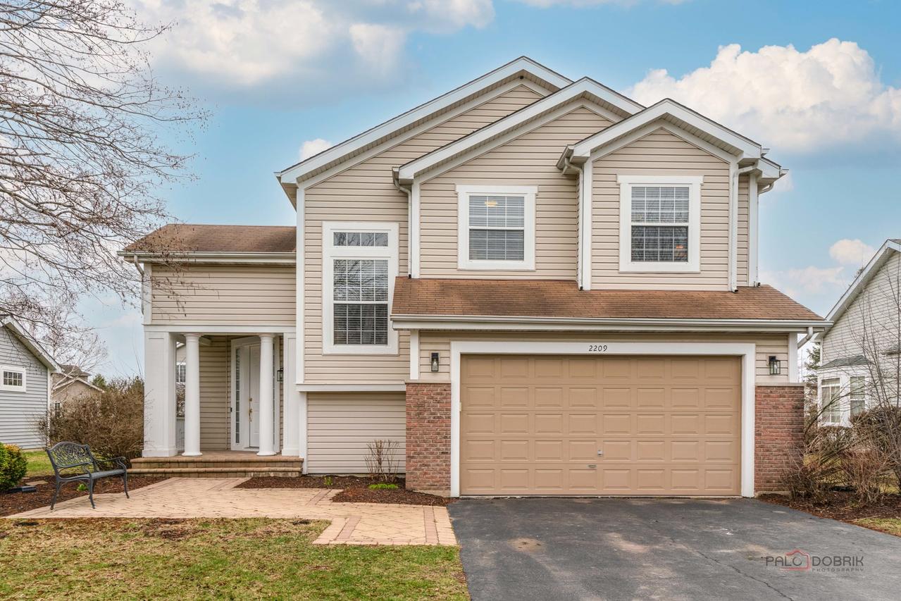 2209 Avalon Dr., Buffalo Grove, IL 60089