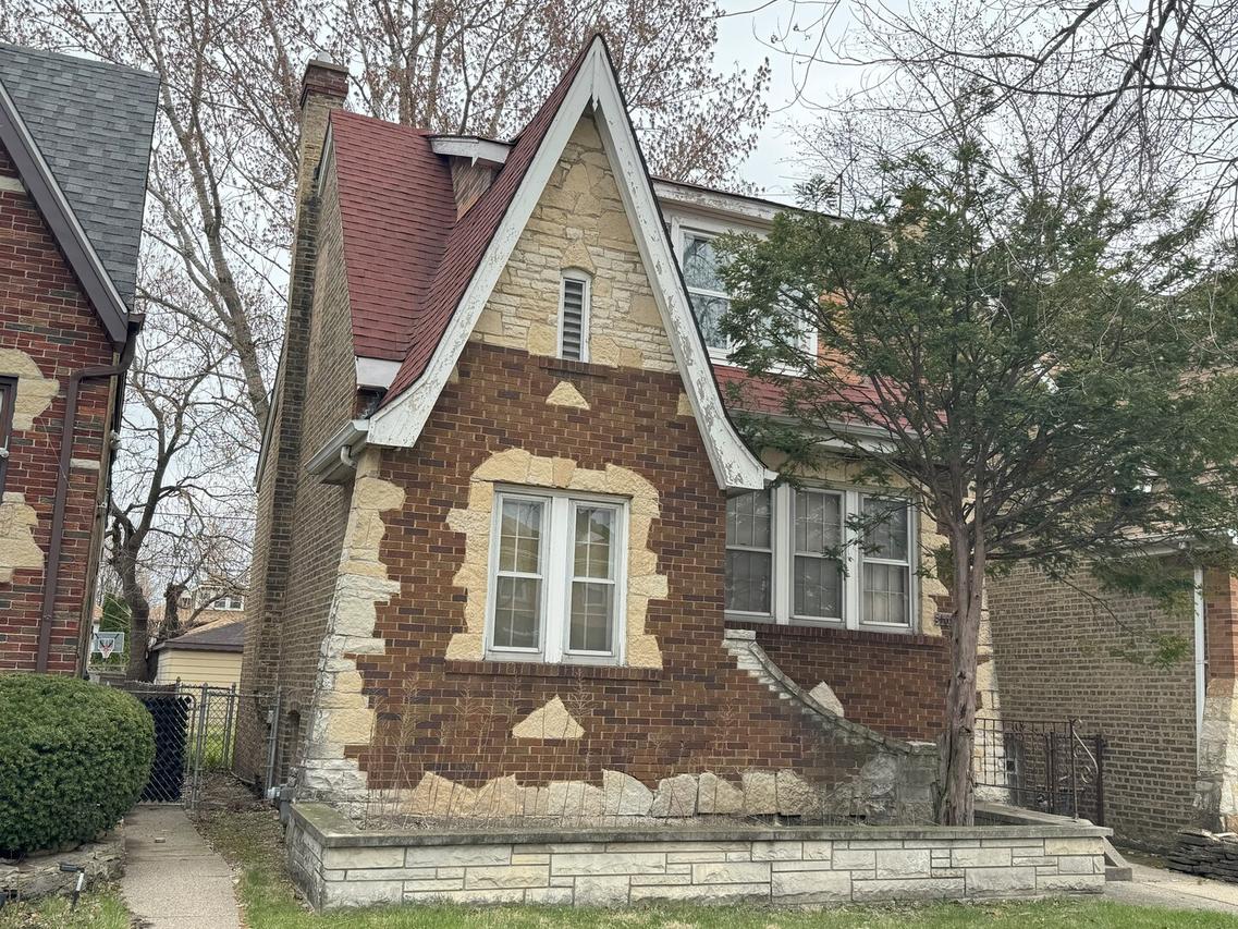 1619 Maple Ave., Berwyn, IL 60402