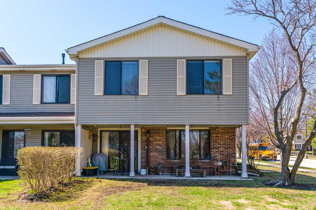 1013 Polk Ct., Vernon Hills, IL 60061
