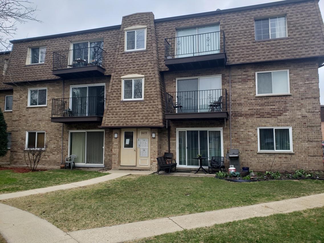 9475 Bay Colony Dr. #3N, Des Plaines, IL 60016
