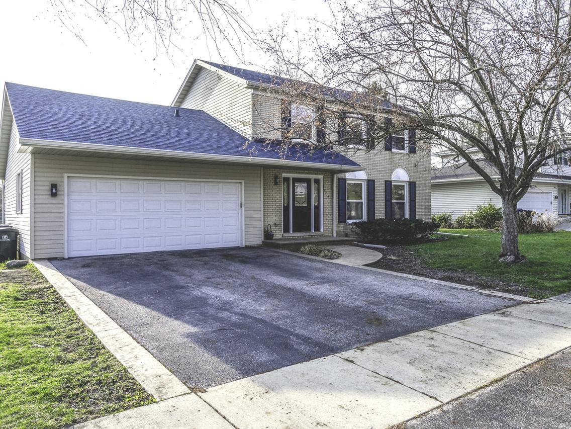 1319 Frederick Ln., Naperville, IL 60565
