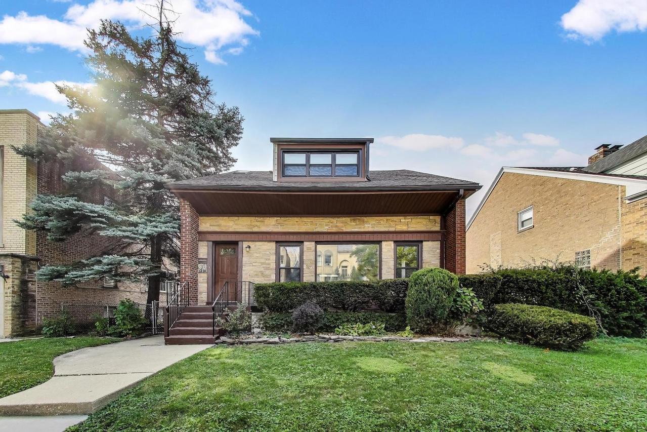 6110 N Francisco Ave., Chicago, IL 60659