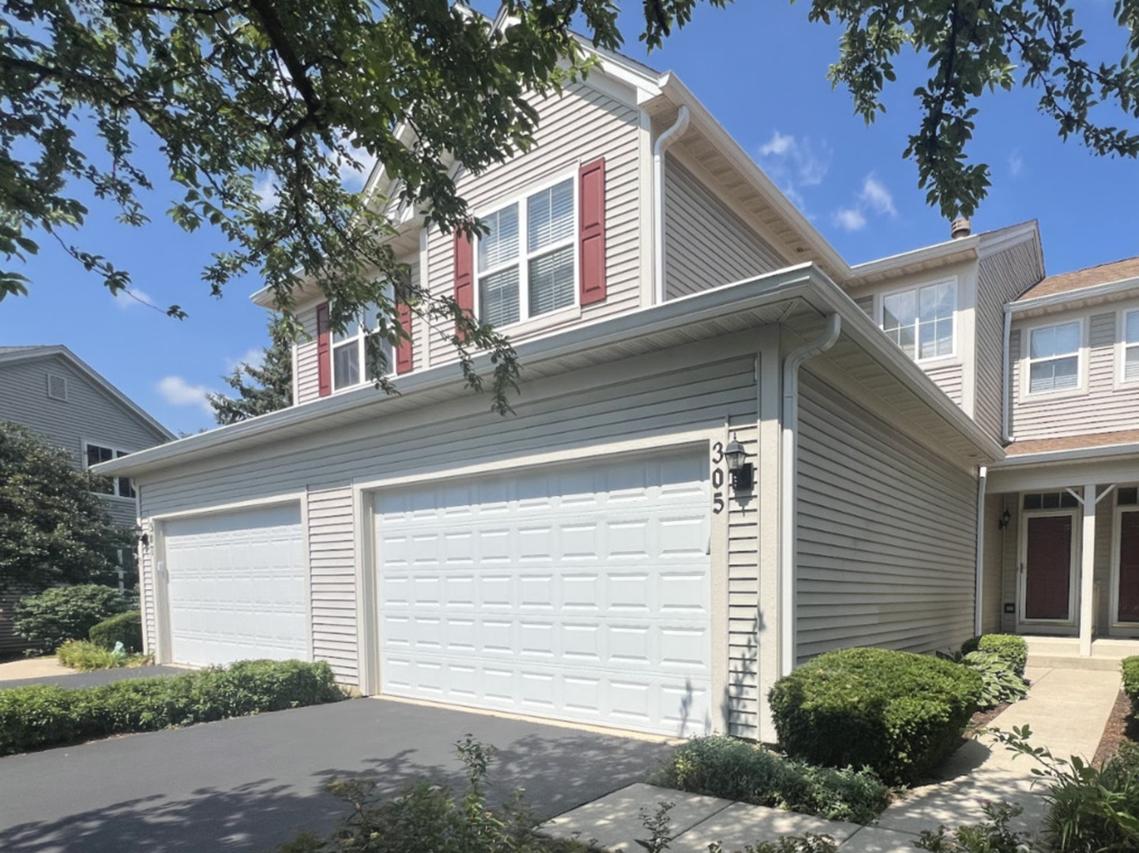 305 Fairmont Ct., St. Charles, IL 60175
