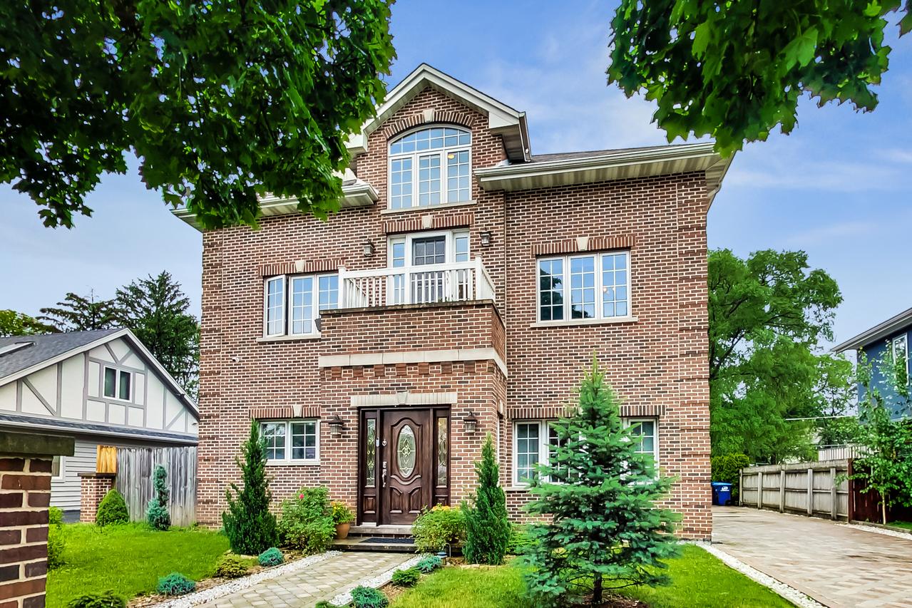 2609 Eisenhower Dr., Des Plaines, IL 60018