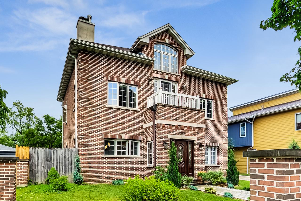 2609 Eisenhower Dr., Des Plaines, IL 60018