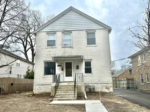 844 Deerfield Rd., Highland Park, IL 60035