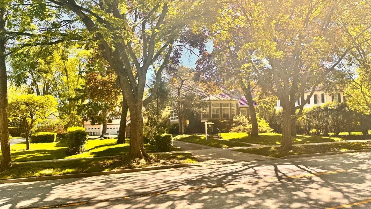 1112 Sheridan Rd., Wilmette, IL 60091