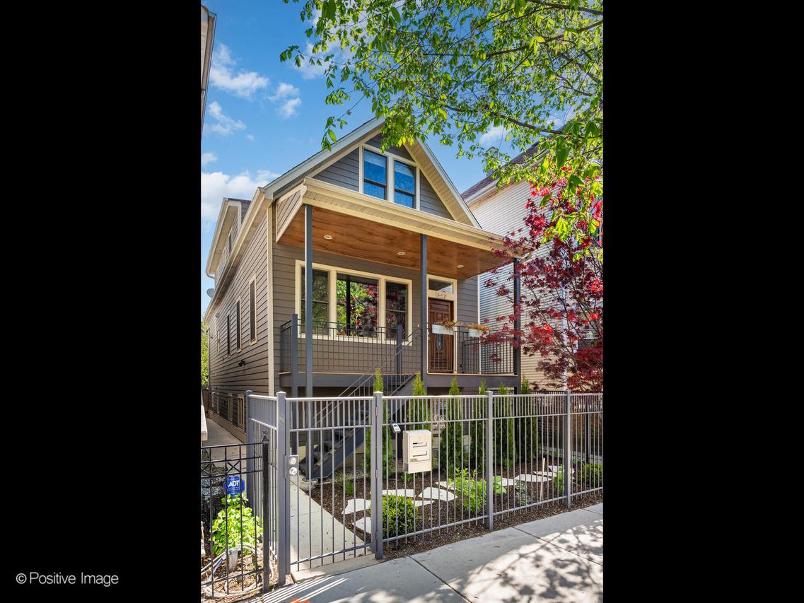 1447 W Oakdale Ave., Chicago, IL 60657
