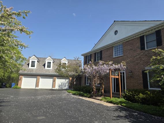 1745 Telegraph Rd., Bannockburn, IL 60015