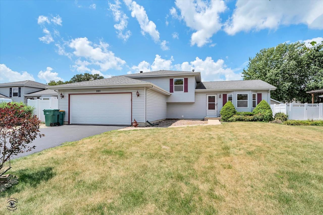 885 Redwood Dr., Elwood, IL 60421