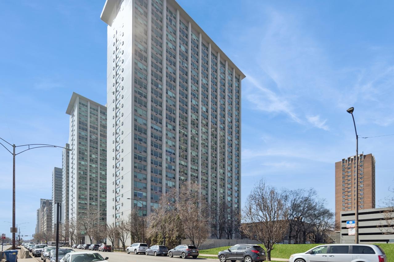 3600 N Lake Shore Dr. #422, Chicago, IL 60613