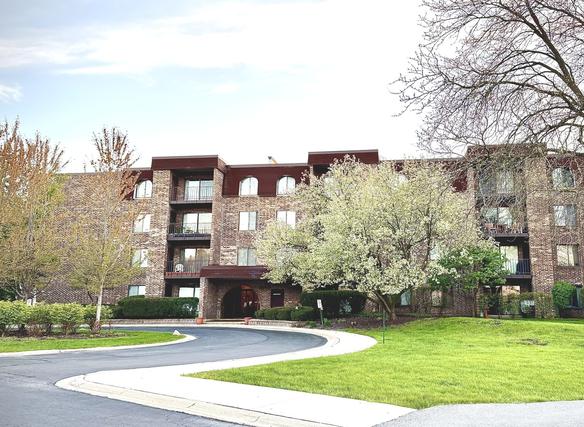 2050 Valencia Dr. #405, Northbrook, IL 60062