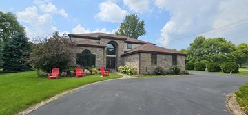 2 Rutgers Ct., Hawthorn Woods, IL 60047