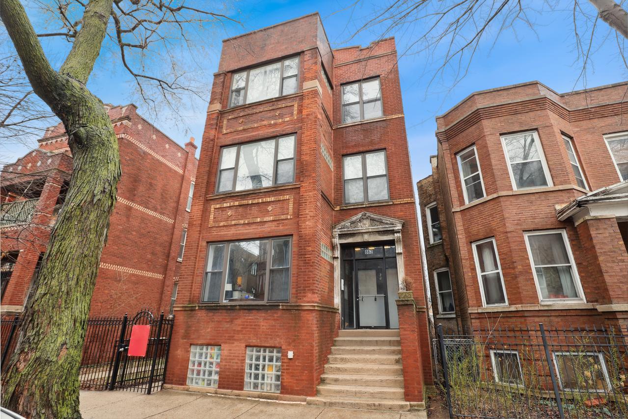 862 N Mozart St. #1R, Chicago, IL 60622
