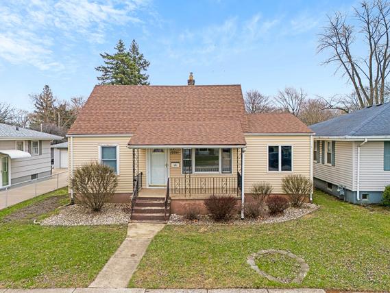 17851 Park Ave., Lansing, IL 60438