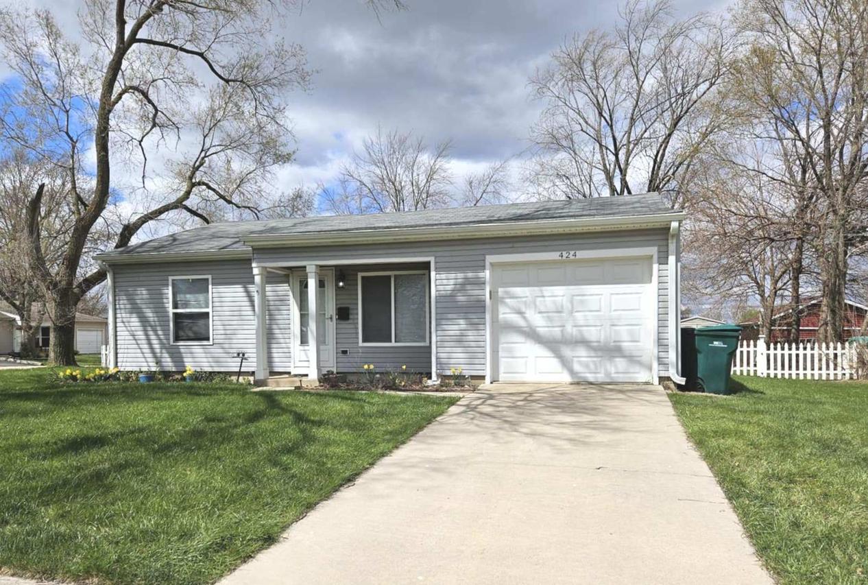 424 Haller Ave., Romeoville, IL 60446