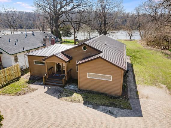96 Blackhawk Springs Dr., Plano, IL 60545