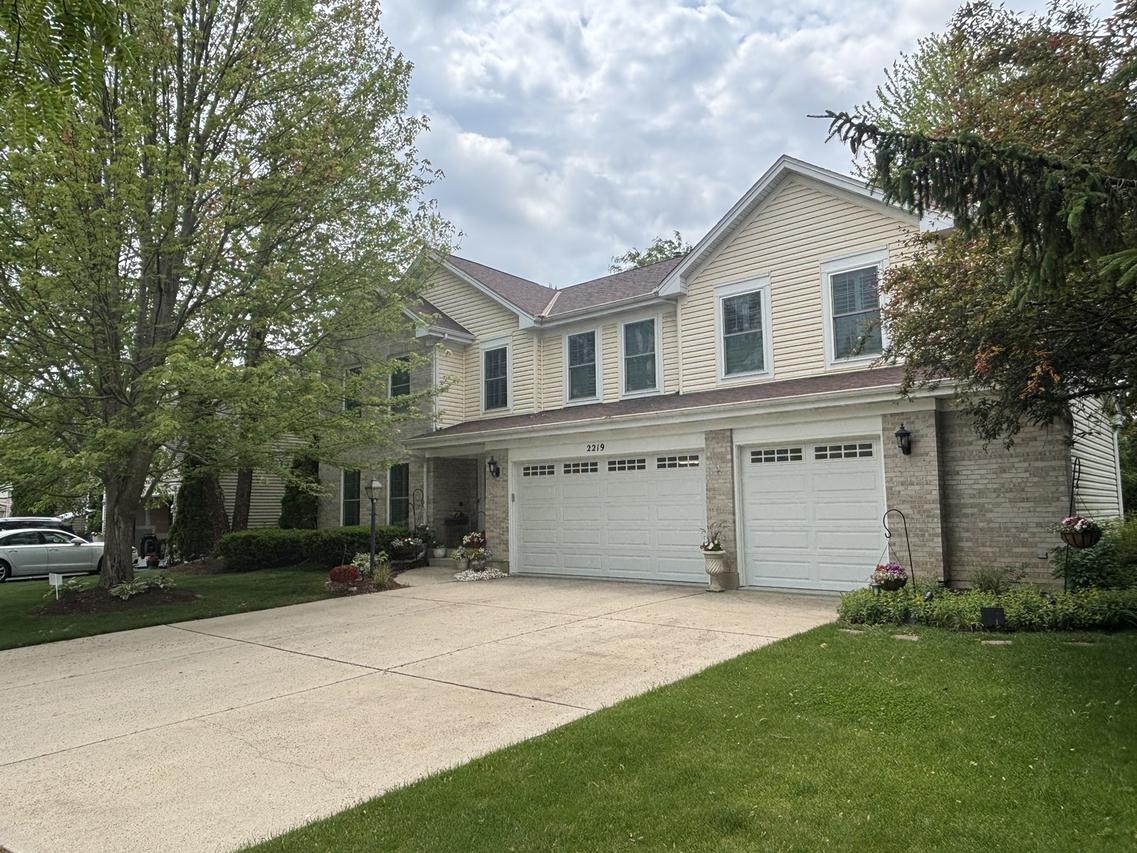 2219 Barrett Dr., Algonquin, IL 60102