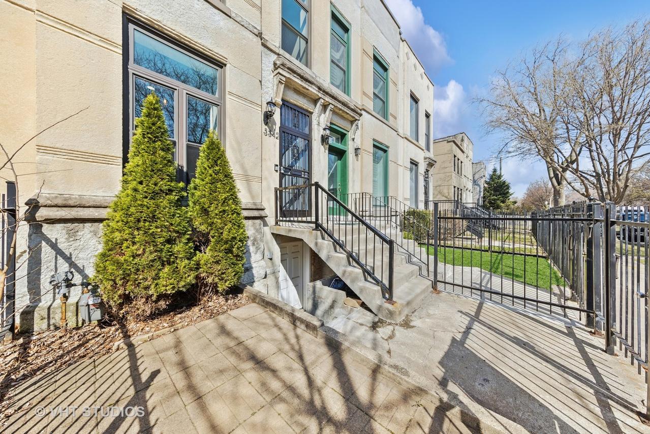 3342 S Giles Ave., Chicago, IL 60616
