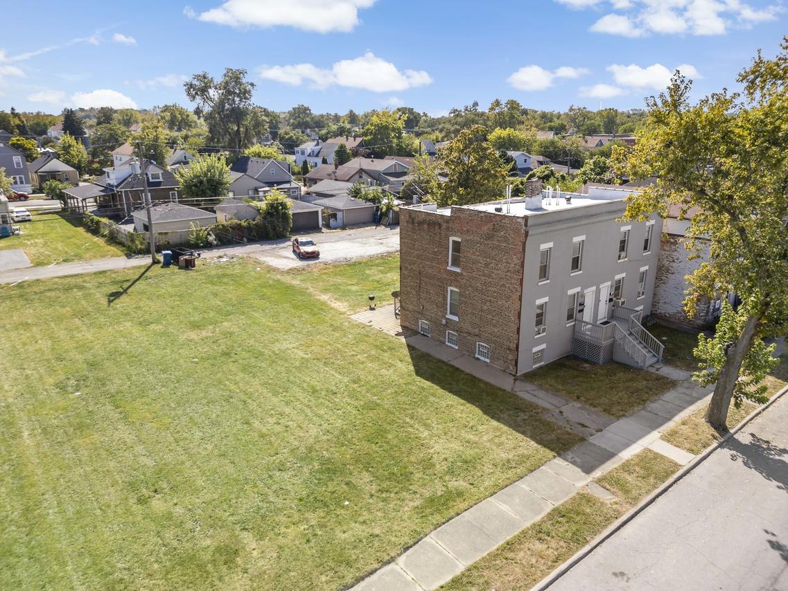 242 E 22nd St., Chicago Heights, IL 60411