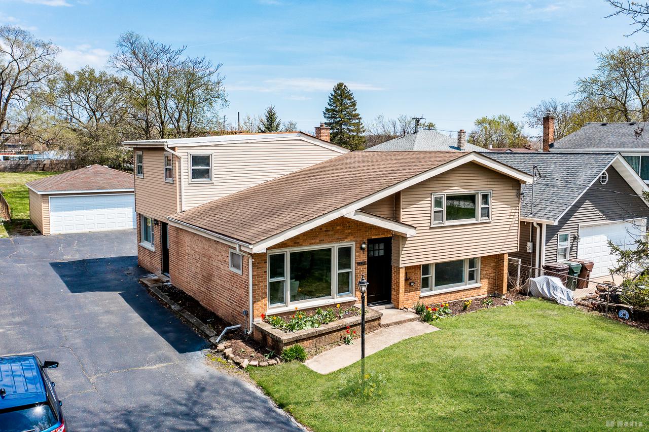 15345 Lamon Ave., Oak Forest, IL 60452