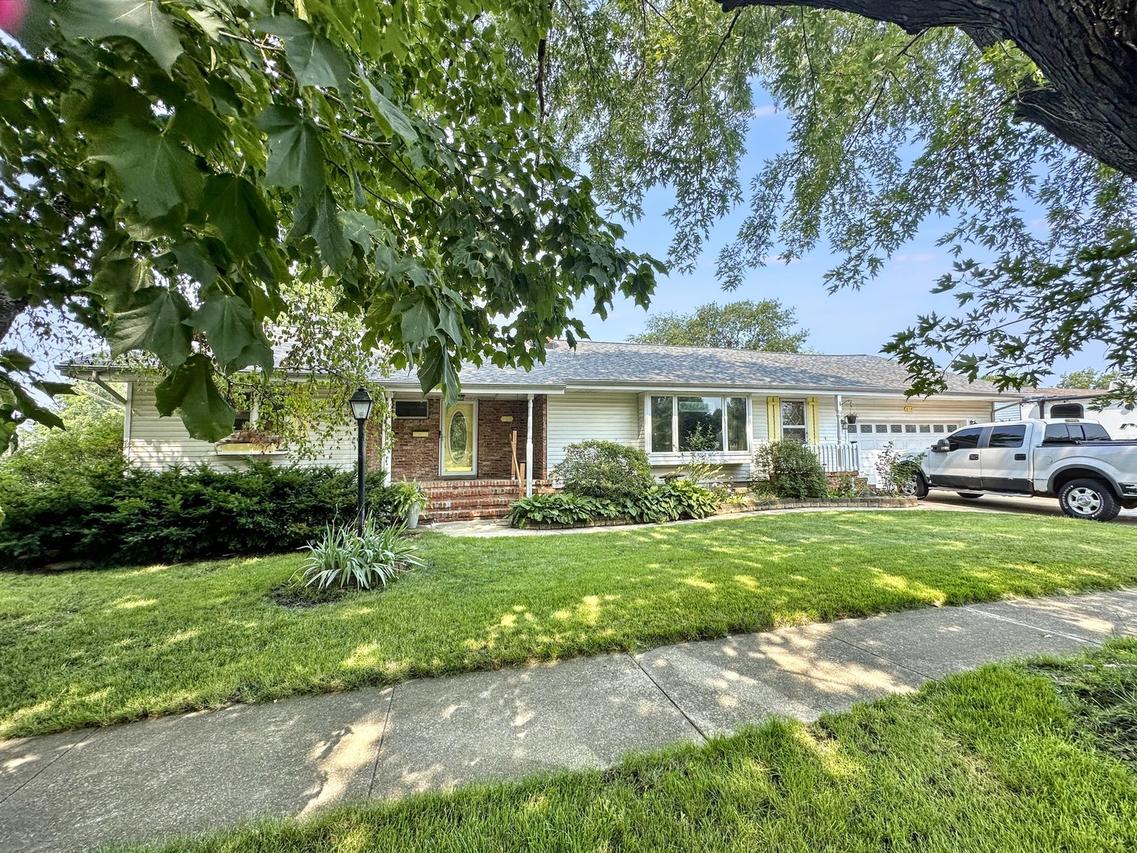 614 S Thomas St., Gilman, IL 60938