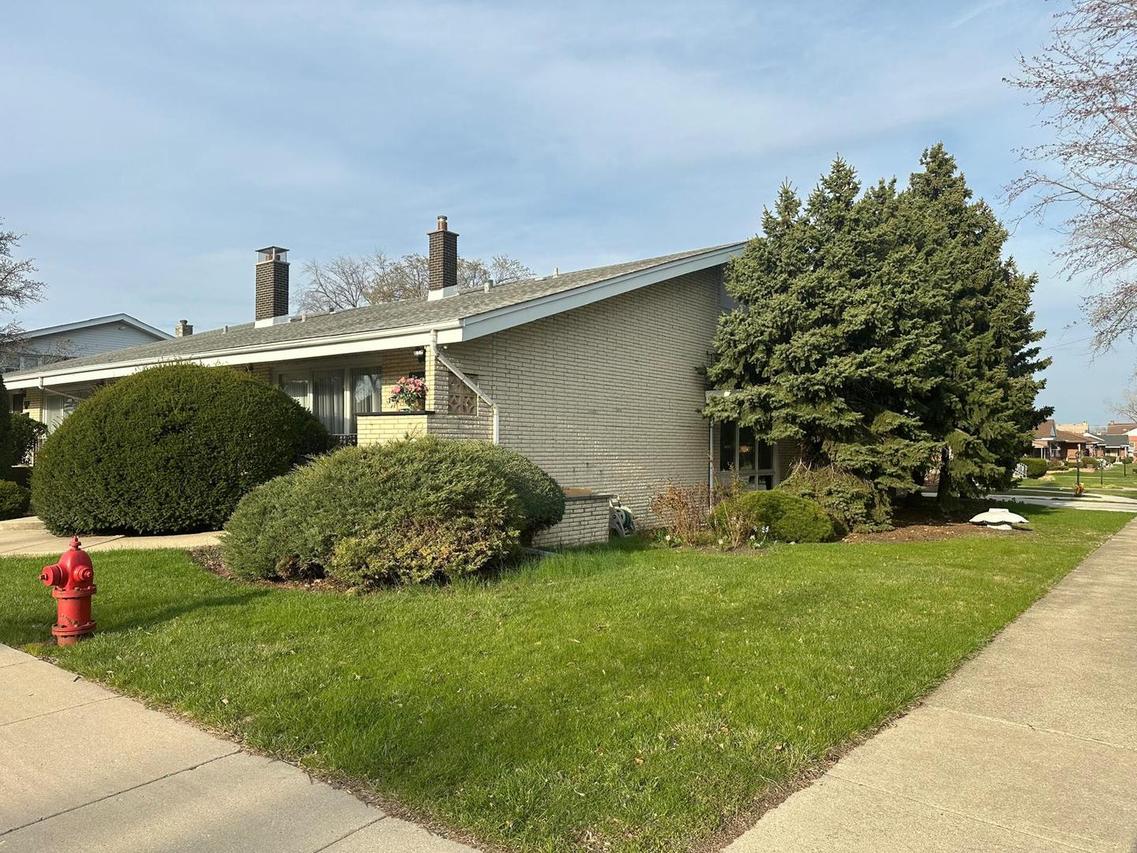 [Address Unavailable], Westchester, IL 60154